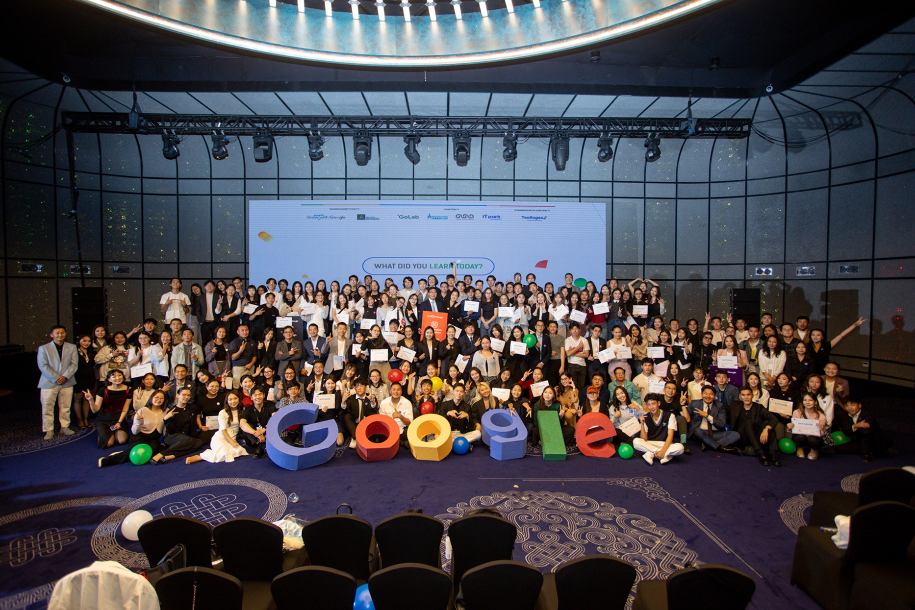 Төгсөлтийн зураг